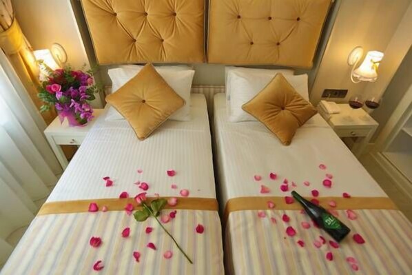 Tomannsrom – standard, 2 enkeltsenger | Sengetøy i egyptisk bomull, sengetøy av topp kvalitet og dundyner