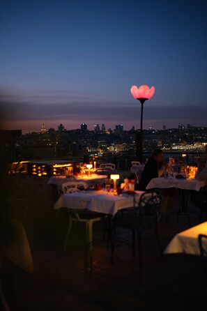 Lunch, dinner served; international cuisine, alfresco dining  - Raymond Blue Hotel (Istanbul)