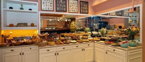 Petit déjeuner buffet compris tous les jours