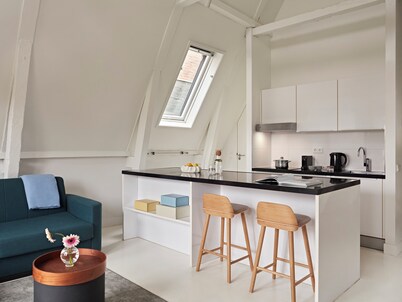 YAYS Amsterdam Salthouse Canal by Numa