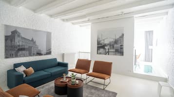 1 habitaciĂłn, ropa de cama de alta calidad y decoraciĂłn personalizada
