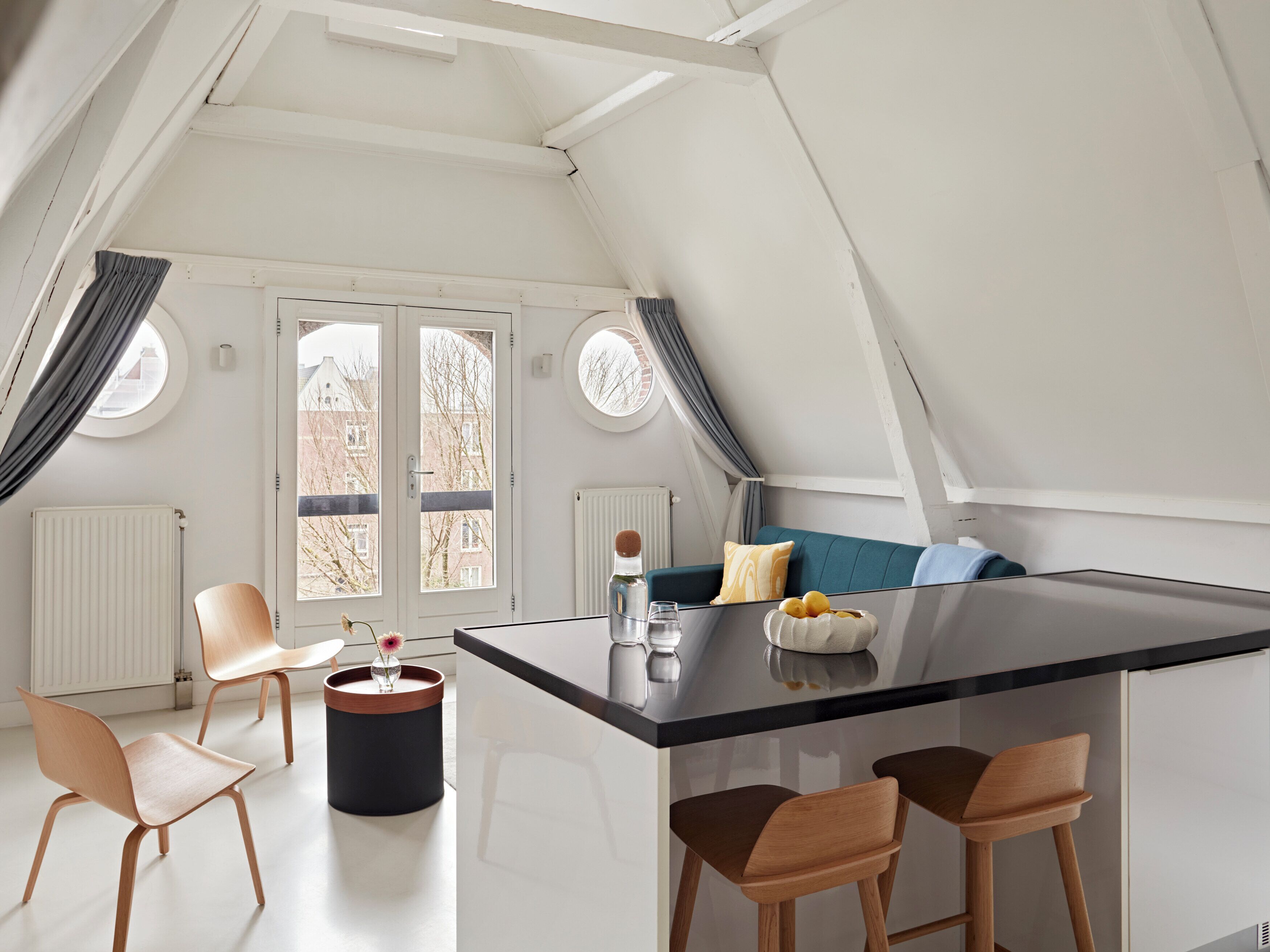 L1 Bedroom Apartment,Sofa Bed,Canal view | Living area