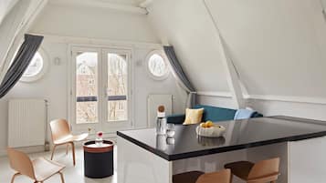 L1 Bedroom Apartment,Sofa Bed,Canal view | Living area