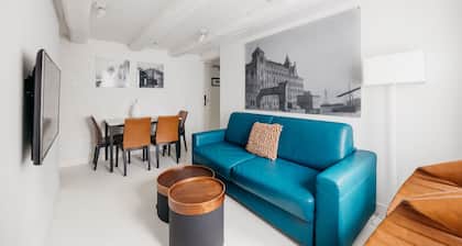 YAYS Amsterdam Salthouse Canal by Numa