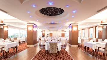 Frühstück, Mittagessen, Abendessen, internationale Küche