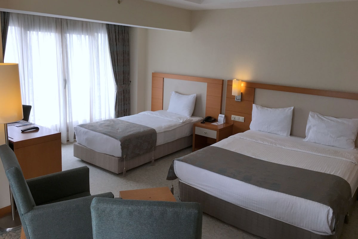 Family Room | 1 bedroom, minibar, in-room safe, desk