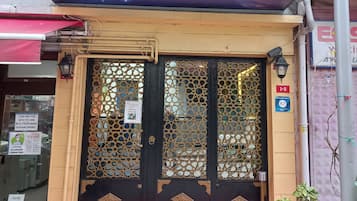 Overnatningsstedets facade