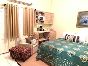 Deluxe Double or Twin Room | Soundproofing, free WiFi, bed sheets - RNM The Clubhouse Grenada (St. John)