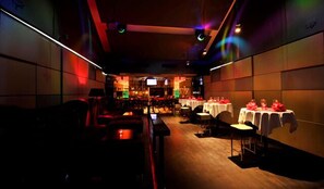Bar (en el alojamiento)