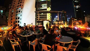 Outdoor dining - Reggae Mansion Suite (Kuala Lumpur)