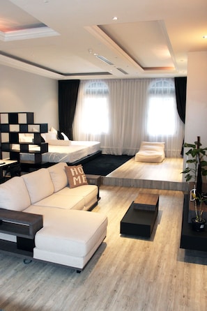 Signature Suite, 2 Queen Beds | Living area - Reggae Mansion Suite (Kuala Lumpur)