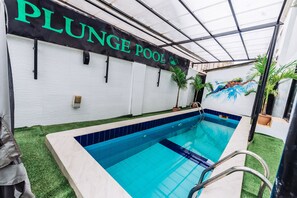 Outdoor pool - Tranquil Mews Hotel (Abuja)