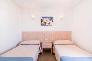 Apartament, 1 dormitori, balcó | 1 dormitori, caixa forta a l'habitació, escriptori i cortines opaques 