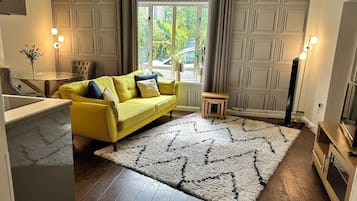 Apartment, 1 Bedroom | Living area