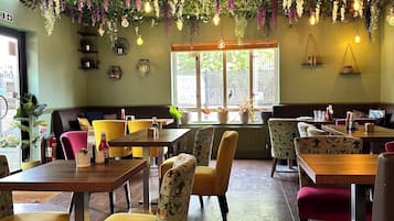 Desayuno completo (con cargo)