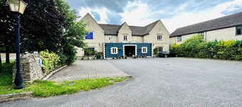 The Churchill Court