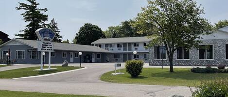 Mặt tiền nơi lưu trú