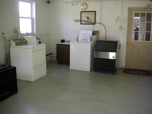 Laundry - The Rome Motel (Rome)