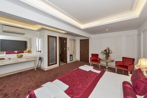 Standard Double or Twin Room | Minibar, in-room safe, soundproofing, iron/ironing board - Escardin Hotel (Istanbul)