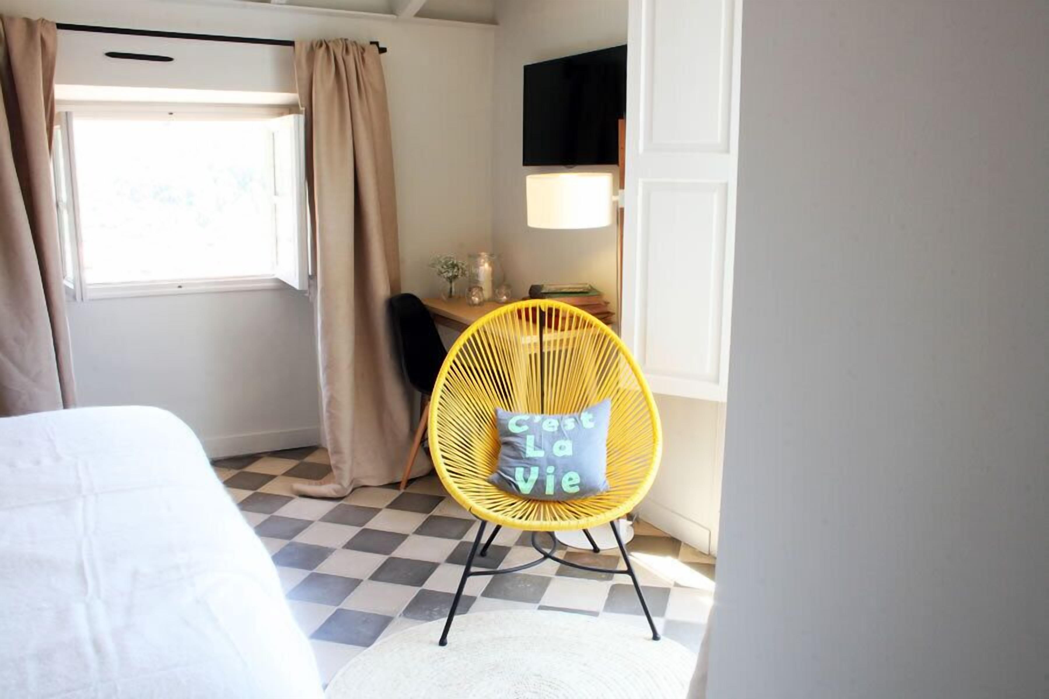 1 bedroom, premium bedding, minibar, in-room safe