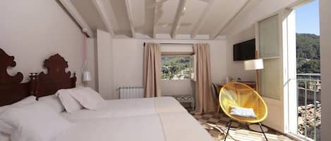 Hochwertige Bettwaren, Minibar, Zimmersafe, Schreibtisch