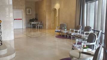 Sala de estar en el lobby