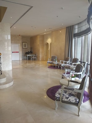 Sala de estar en el lobby