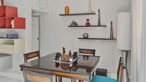 Design Apartment, 2 Bedrooms, Non Smoking, Kitchen | In-room dining - Casa Alexandria Guest Apartment (Kingston)