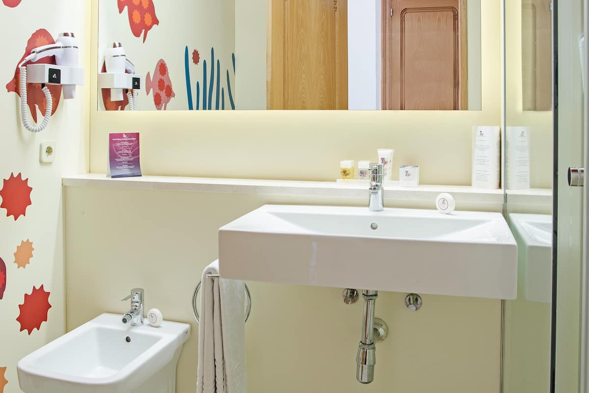 free toiletries, hair dryer, towels