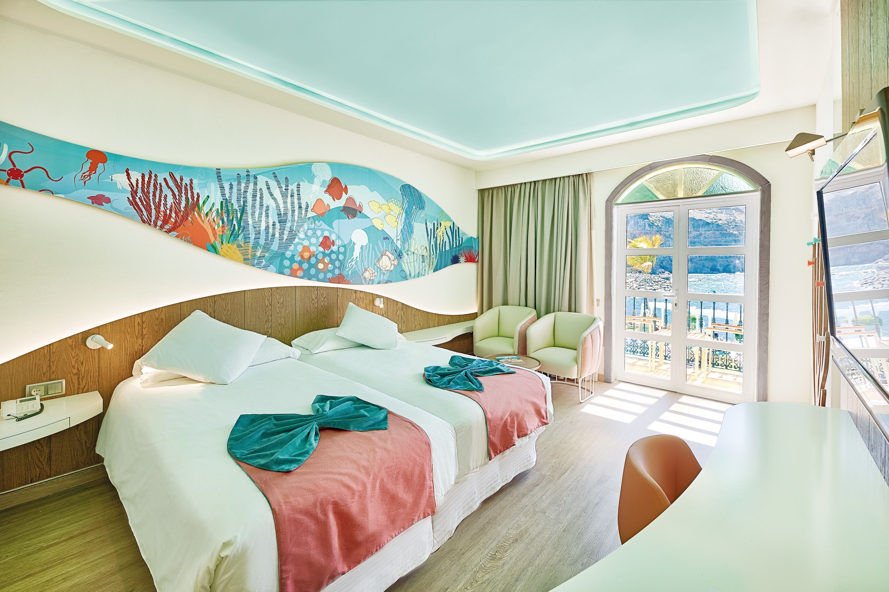 minibar, in-room safe, desk, iron/ironing board