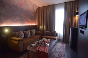 Business Suite, 1 King Bed with Sofa bed | View from room
