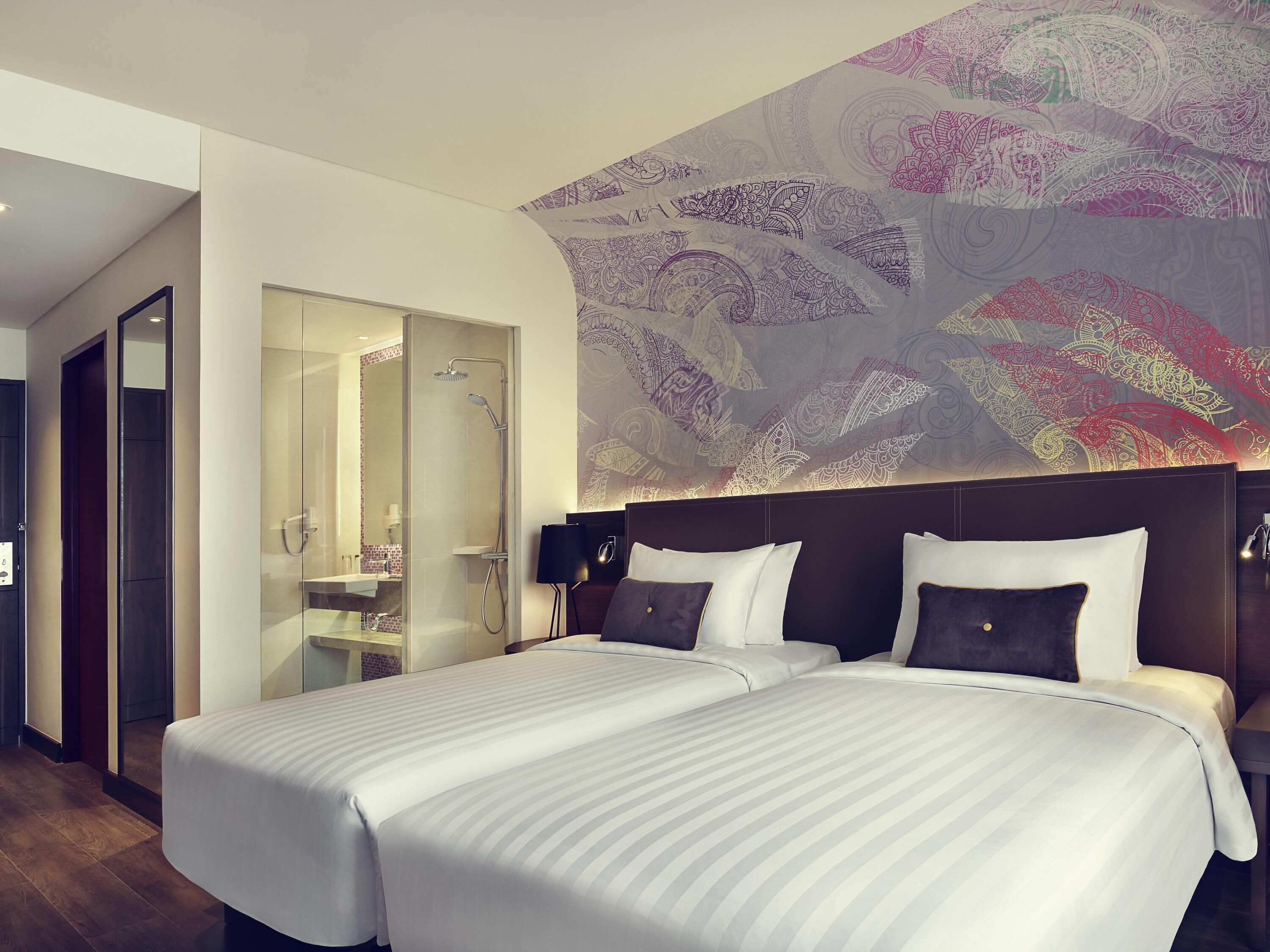 Superior Twin Room, 2 Twin Beds | Minibar, in-room safe, desk, laptop workspace