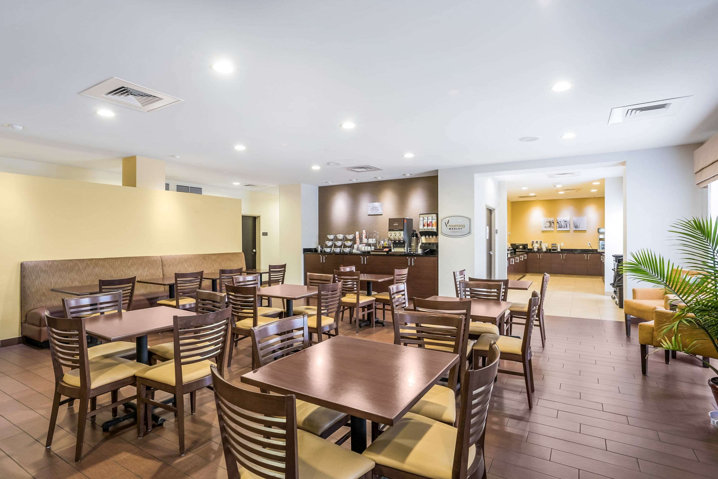 free daily full breakfast