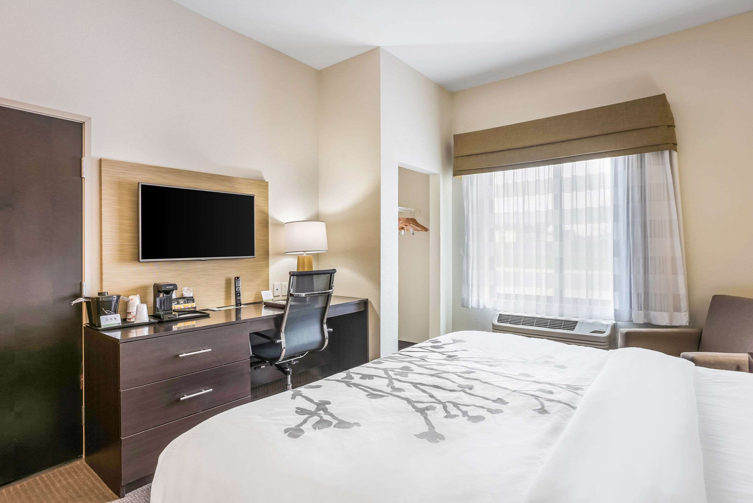 desk, iron/ironing board, free cots/infant beds, free wifi