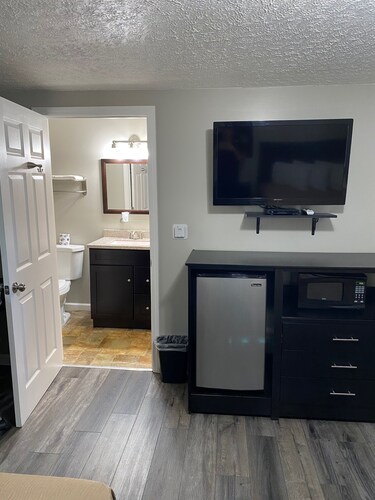 The New Lantern Motel