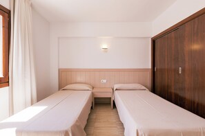 Apartment, 1 Bedroom | 1 bedroom, in-room safe, desk, blackout drapes