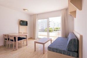 Appartement, 1 slaapkamer | Woonruimte | Flatscreentelevisie