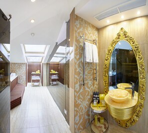 Exclusive Double Room (Spa) | Bathroom | Shower, free toiletries, hair dryer, bathrobes