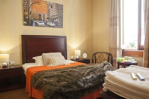 Superior Double or Twin Room, Non Smoking - La Casa Del Madrileño (Madrid)