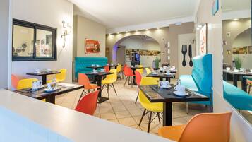 Daily buffet breakfast (EUR 12.90 per person)
