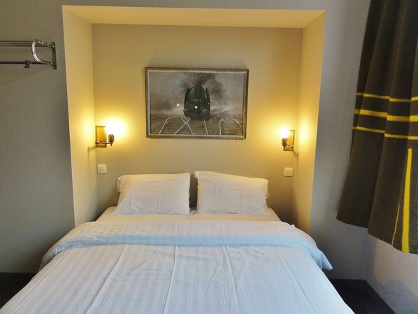 Blackout curtains, soundproofing, free WiFi