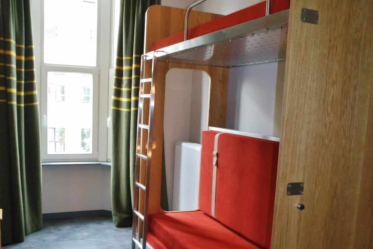 Blackout curtains, soundproofing, free WiFi