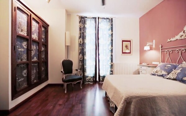 Desk, blackout curtains, cots/infant beds, rollaway beds