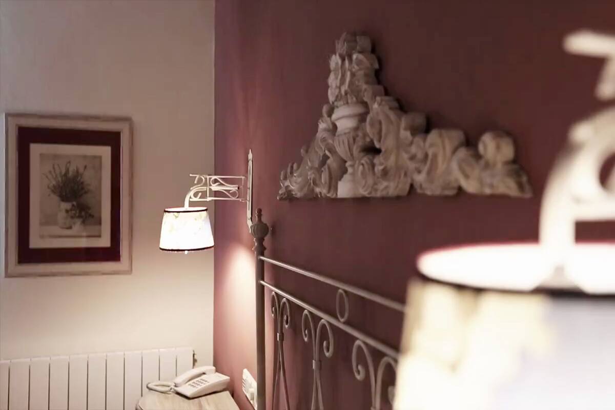 Deluxe Double Room | Desk, blackout curtains, cots/infant beds, rollaway beds