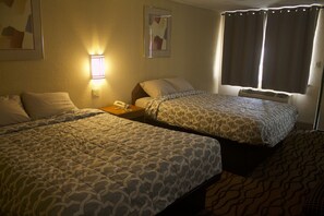 Escritorio, wifi gratis y ropa de cama 