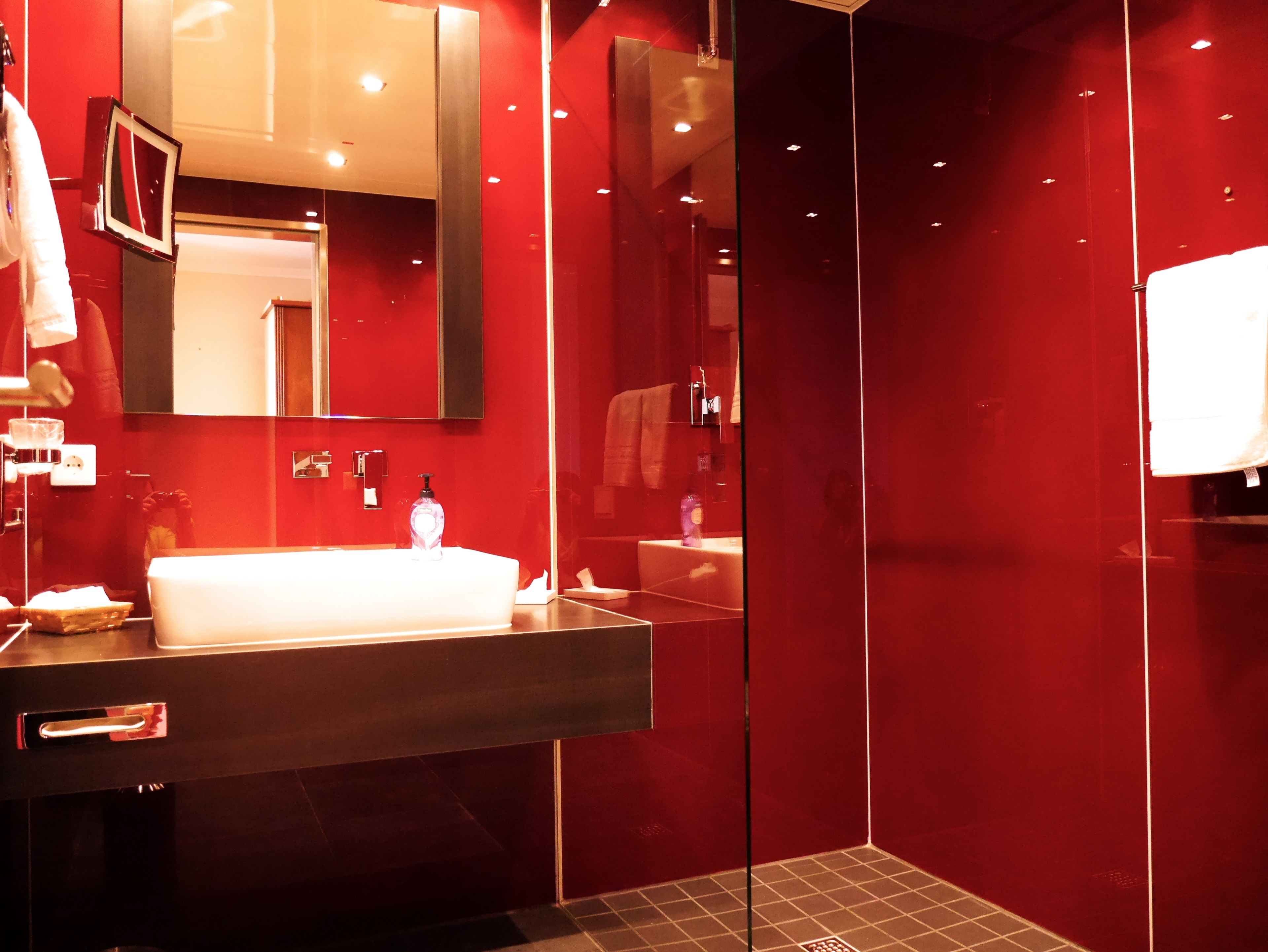 comfort double room | bathroom | shower, free toiletries, towels