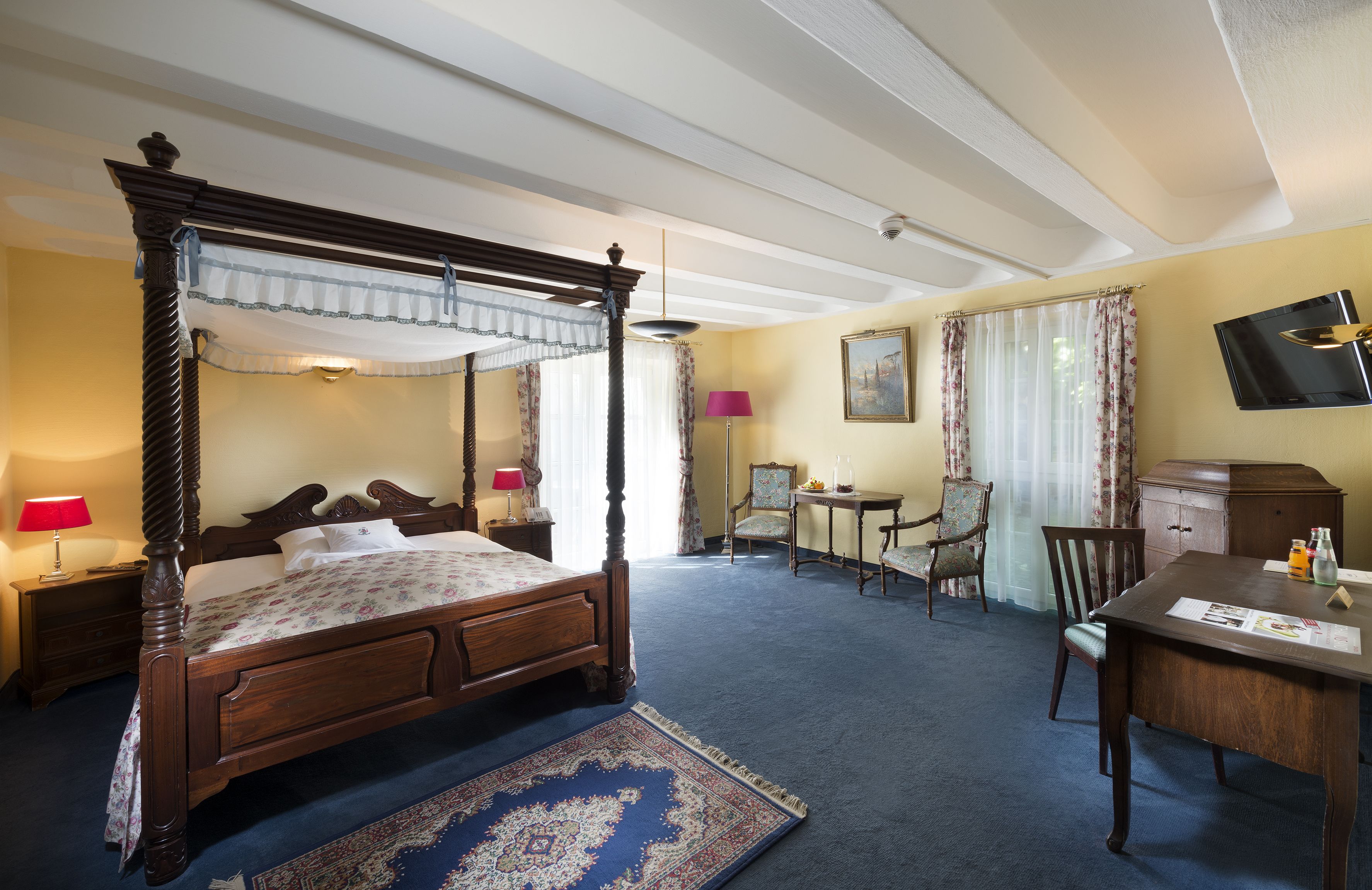 comfort double room | 1 bedroom, minibar, in-room safe, desk