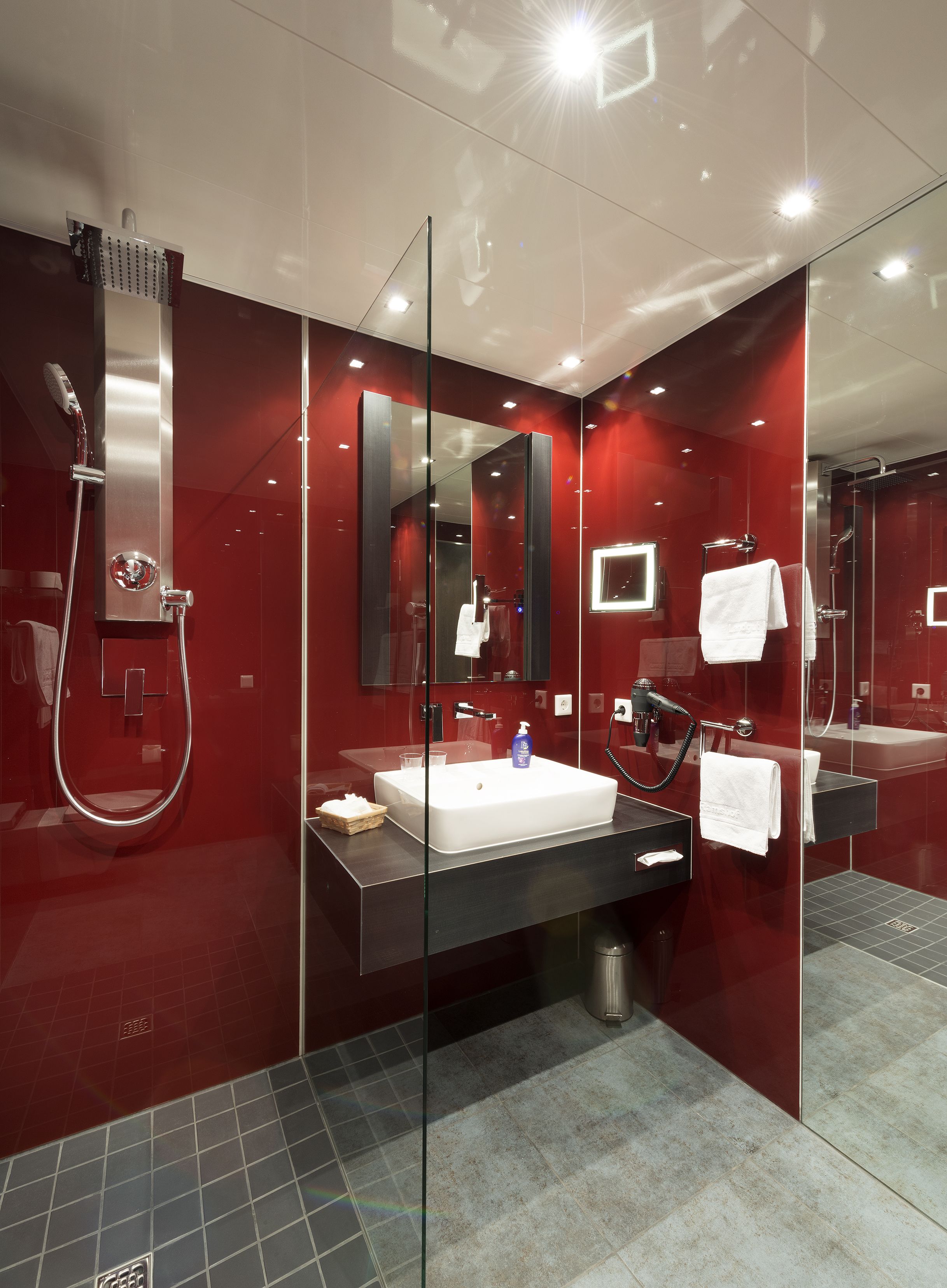 comfort double room | 1 bedroom, minibar, in-room safe, desk