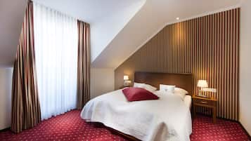 Comfort tweepersoonskamer | 1 slaapkamer, een minibar, een kluis op de kamer, een bureau