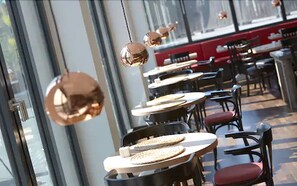 Desayuno buffet todos los días (con cargo)